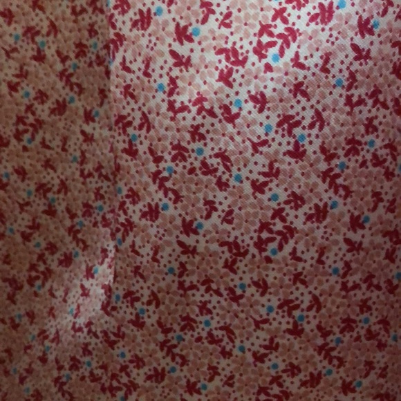 Abercrombie and Fitch - Picture 5 of 8